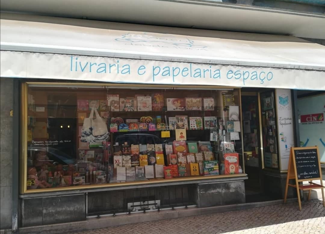 Livraria e Papelaria Espaço (Algés)