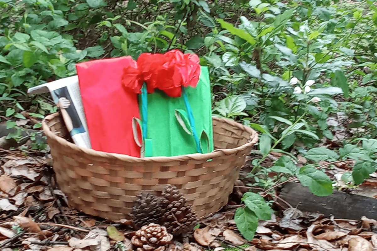 Oficina de construção de cravos em papel – 25 de abril em Monsanto