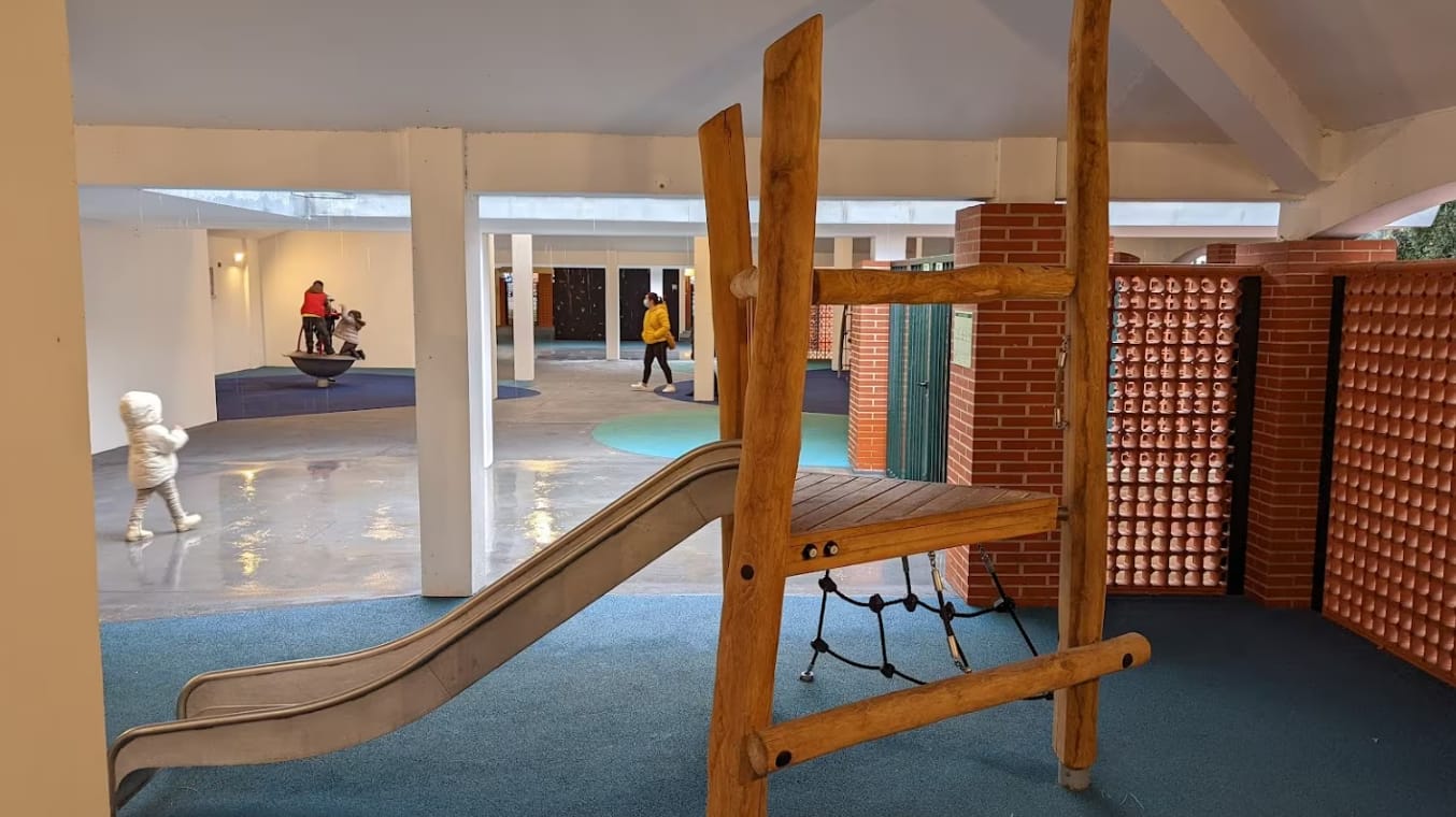 Parque Infantil e Juvenil Coberto da Quinta de Santo António