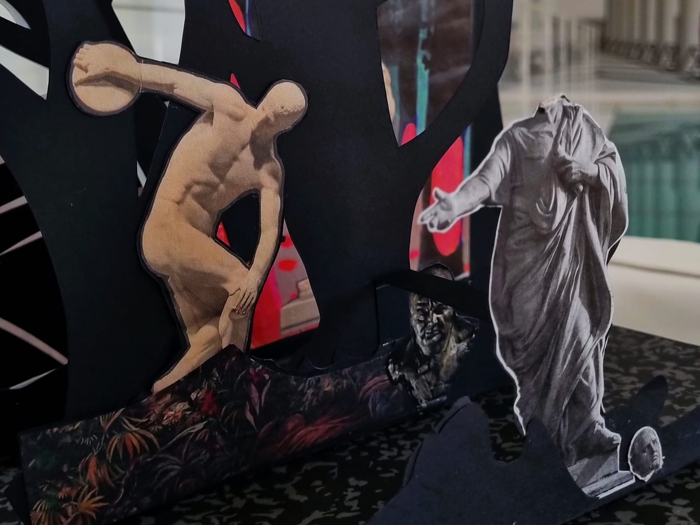 O mito do rapto de Perséfone por Hades em pop-up