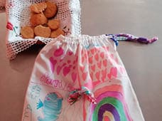 Das minhas mãos fio-te uma memória… Pão por Deus