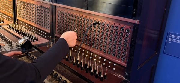 Código Artista – Telefonista por um dia