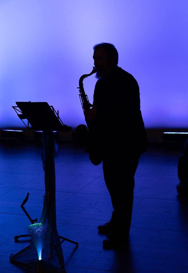 Clak clak – O saxofone e as estrelas