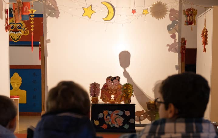 O amor das estrelas: HistĂłrias com… luz e sombra – Oficina para famĂlias