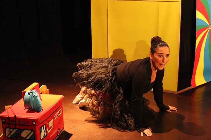 Há um elefante no meio da sala