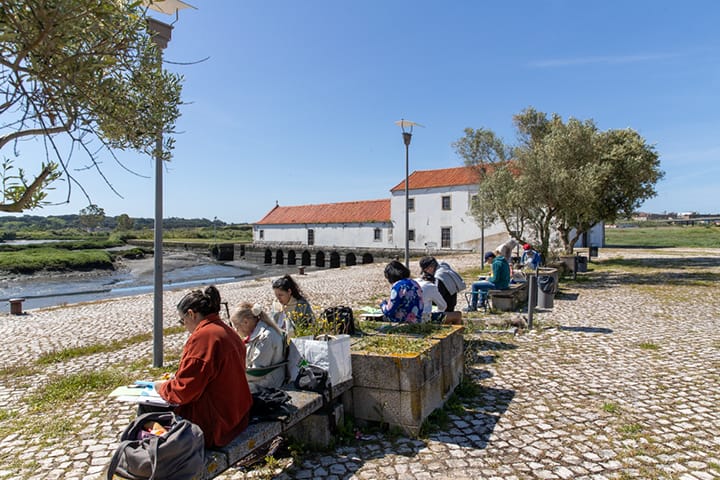 Técnica Mista sobre Papel de Embrulho – Criatividade no Moinho