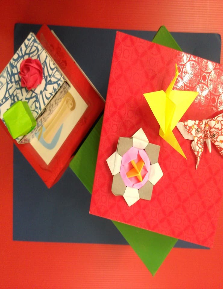 Tapete encantado: Caixas, Embrulhos & Fitas – Oficina para bebés