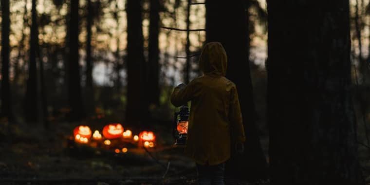 Passeio Noturno de Trator e Contos Assustadores