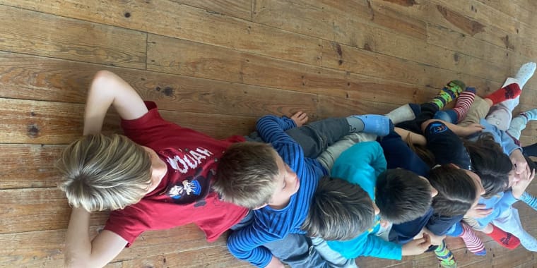 Sessão de Yoga Kids inspirada nos animais da Quinta