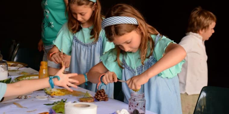 Tinta na mão – Oficina de pigmentos naturais e carimbos