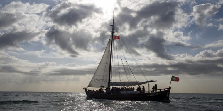 Visita encenada «Navegando com Luís de Camões», na embarcação «Estou para Ver»