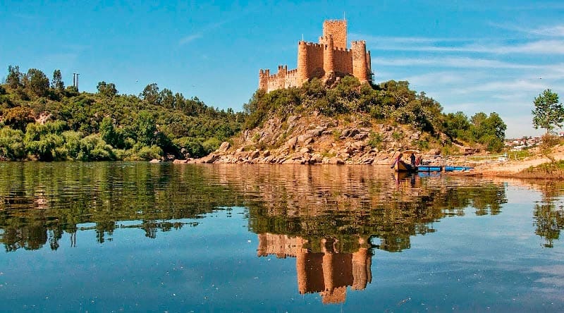 Castelo de Almourol (Praia do Ribatejo, Santarém)