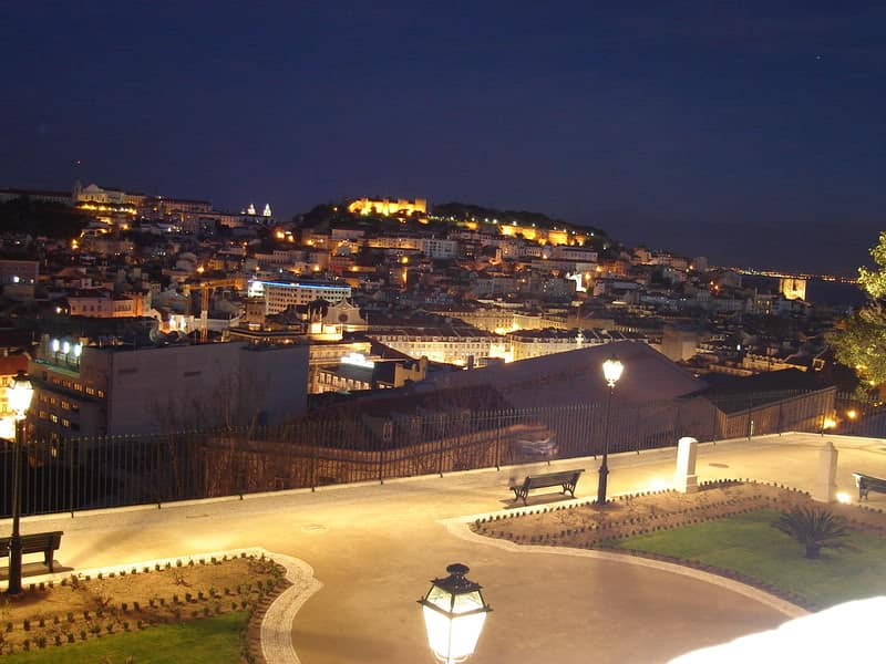 Caminhada de lua cheia por miradouros e ascensores de Lisboa