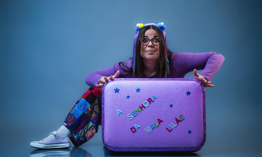 A senhora da mala lilás – A cantadeira de histórias