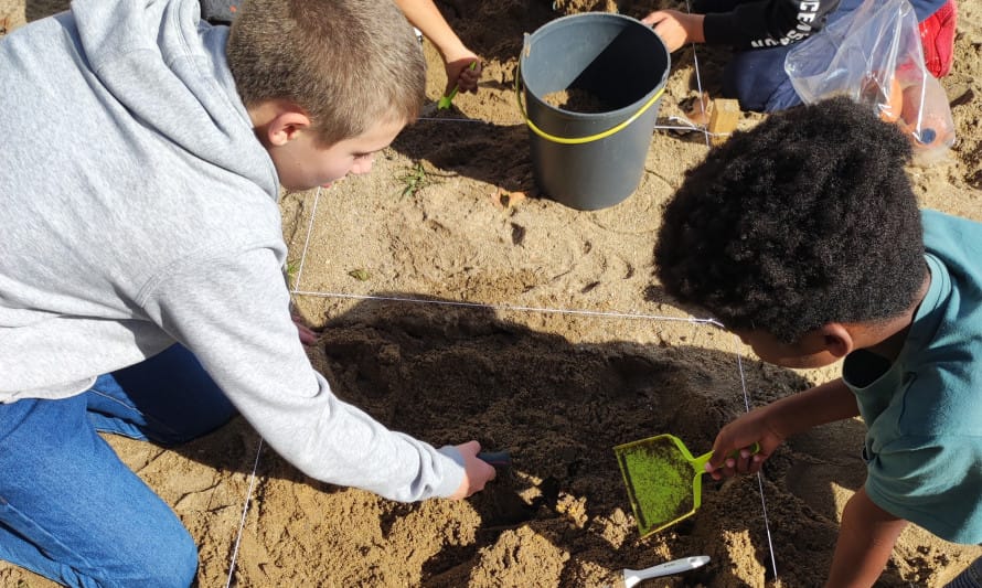 Pequenos Arqueólogos em Ação – Oficina de Arqueologia Experimental